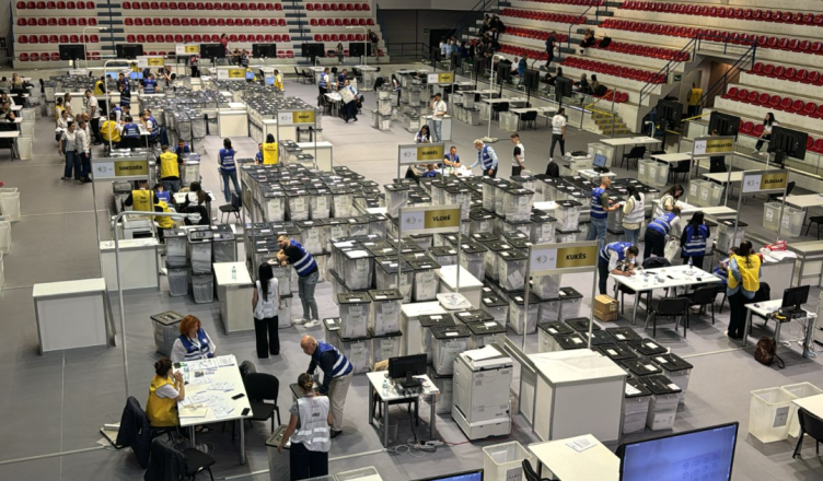 Numërohen një e katërta e kutive, PS kryeson me rreth 53 për qind të votave